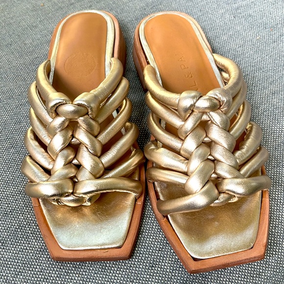 WAL & PAI Gold leather puffer square toe sandals - Picture 5 of 5
